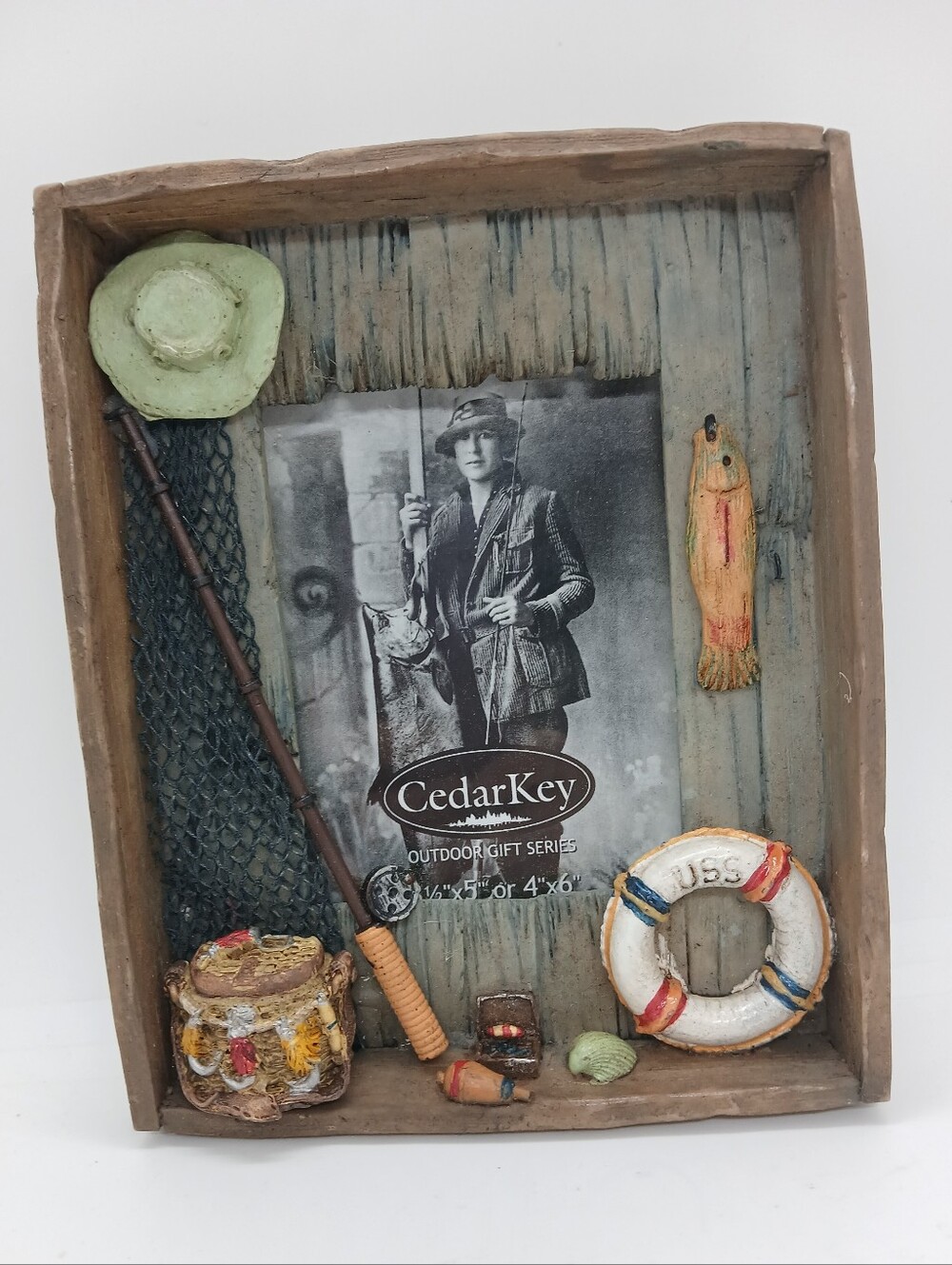 ​Cedar Key Rustic 3D Fishing Picture Frame Cabin Lodge Decor Holds 4x6